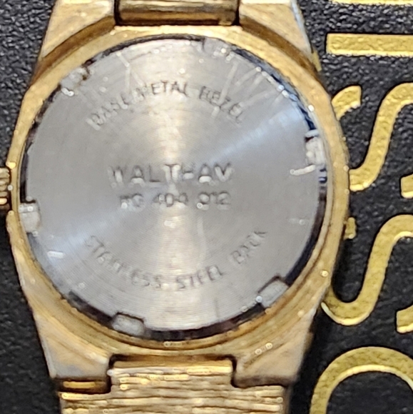 Waltham goldtone nugget watch women\'s